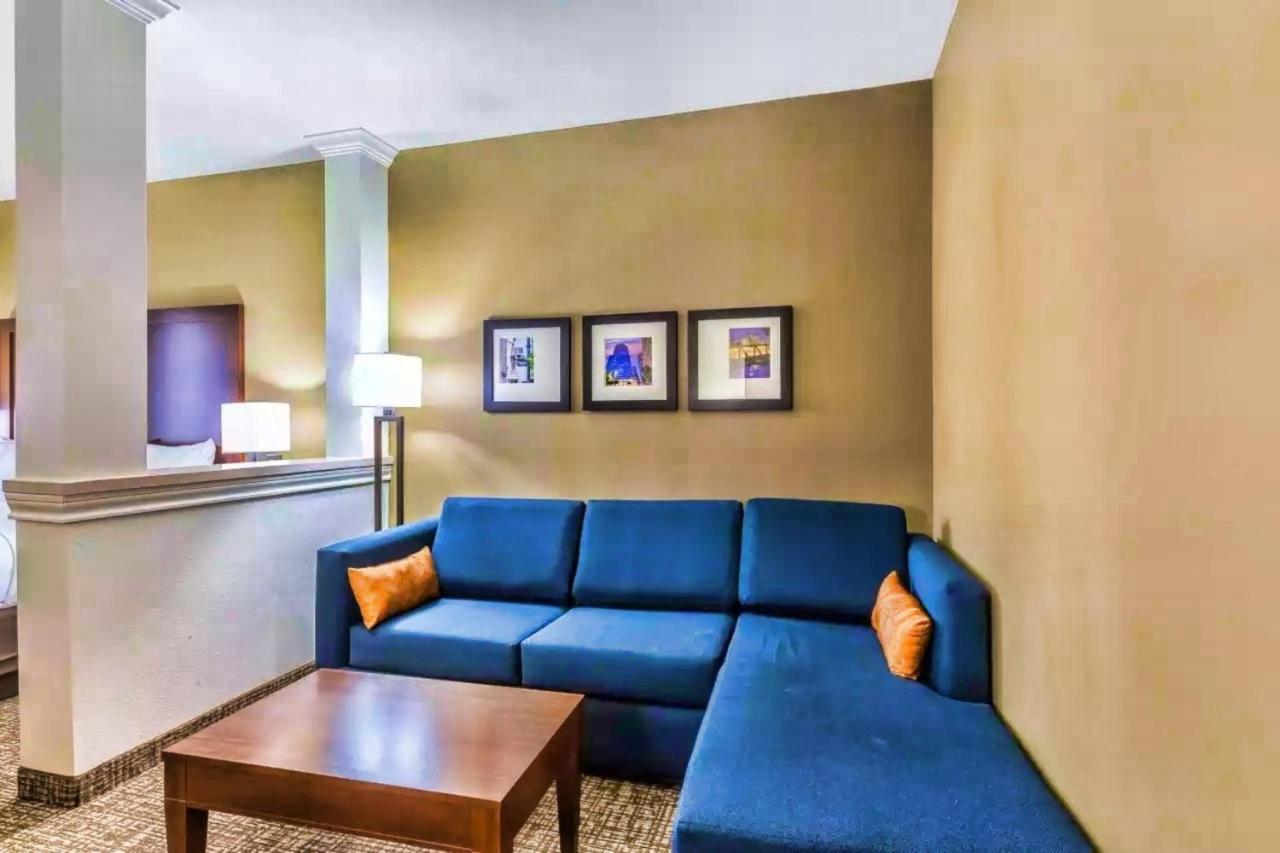 Comfort Suites Houston I45 North Aldine Bagian luar foto